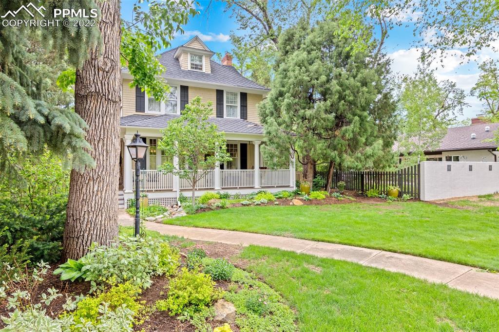 Listing 2240570, Image 2 of 43