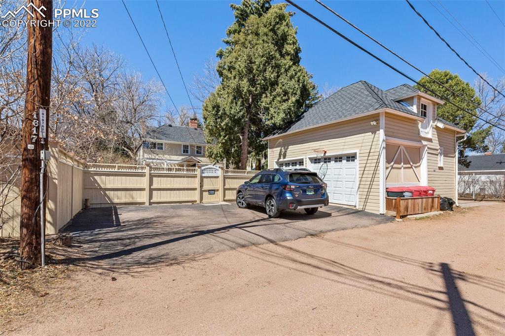 Listing 2240570, Image 41 of 43