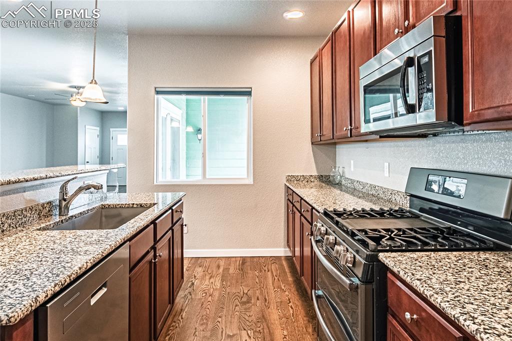 Image 12 of 41: Kitchen