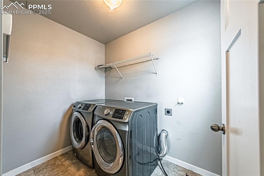 Image 21 of 41: Laundry