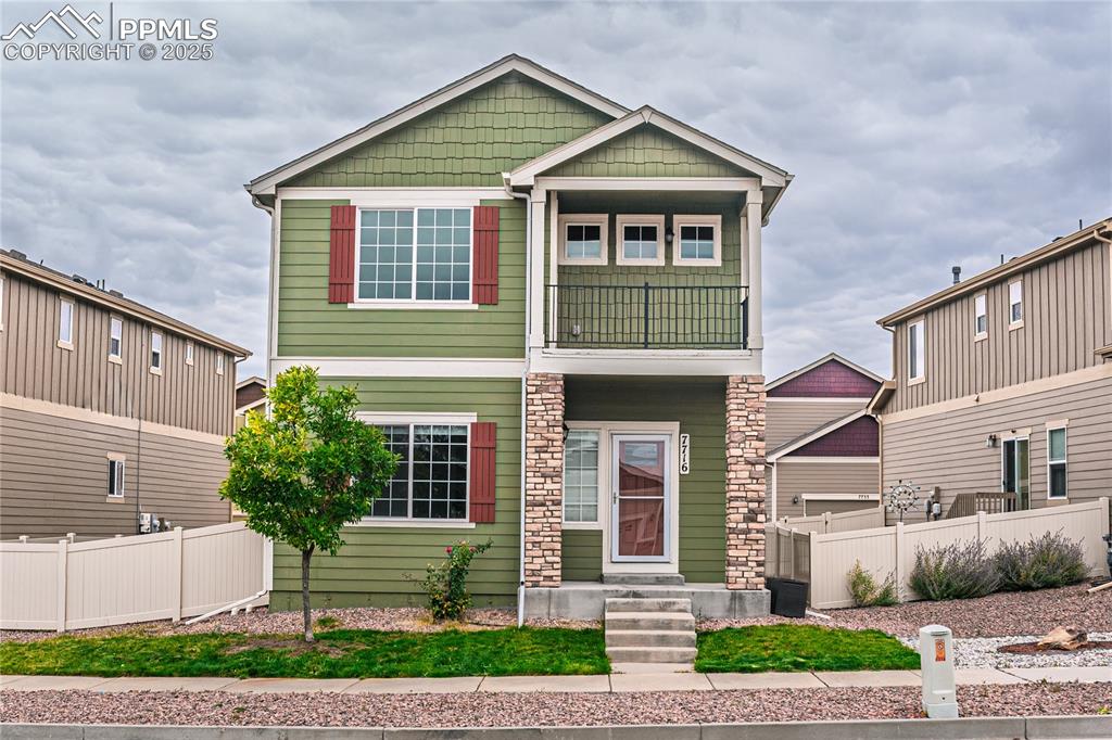 Image 3 of 41: Front of Structure