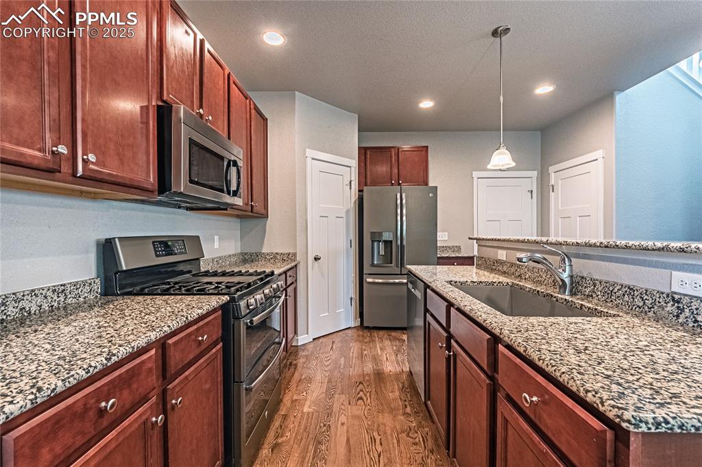 Image 9 of 41: Kitchen