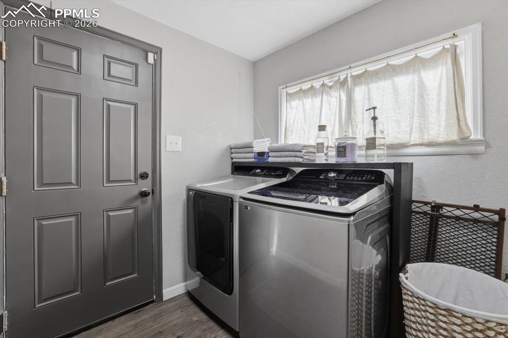 Image 29 of 40: Laundry