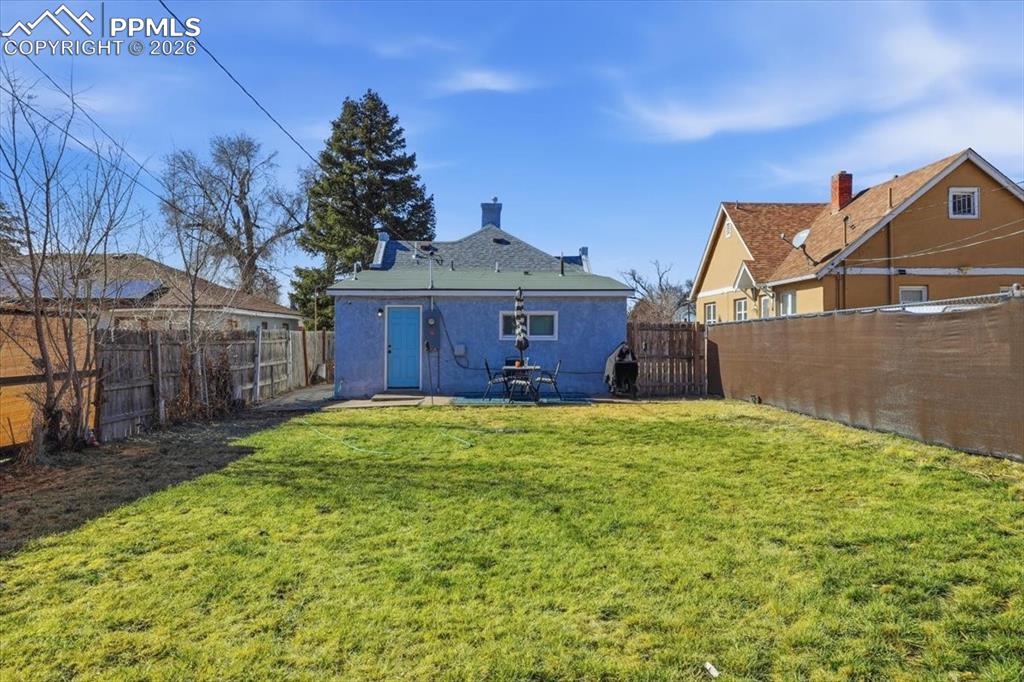 Image 36 of 40: Back of Structure