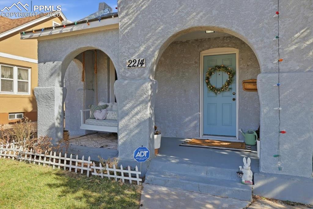 Image 38 of 40: Entry