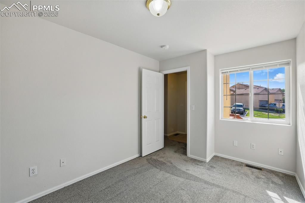 Image 8 of 50: Bedroom