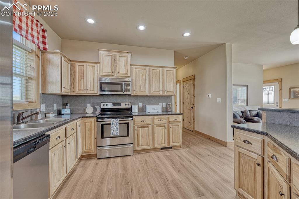 Image 10 of 48: Kitchen