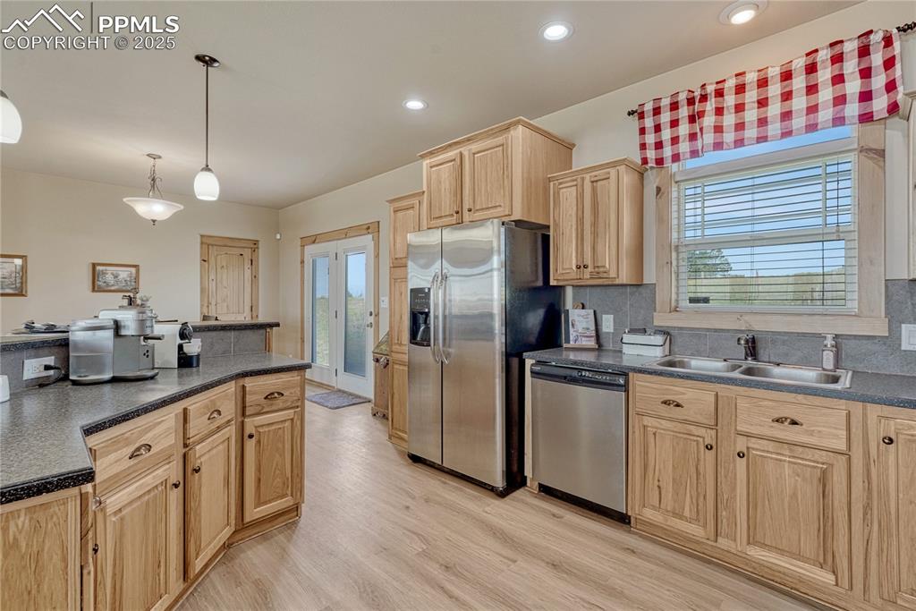 Image 11 of 48: Kitchen