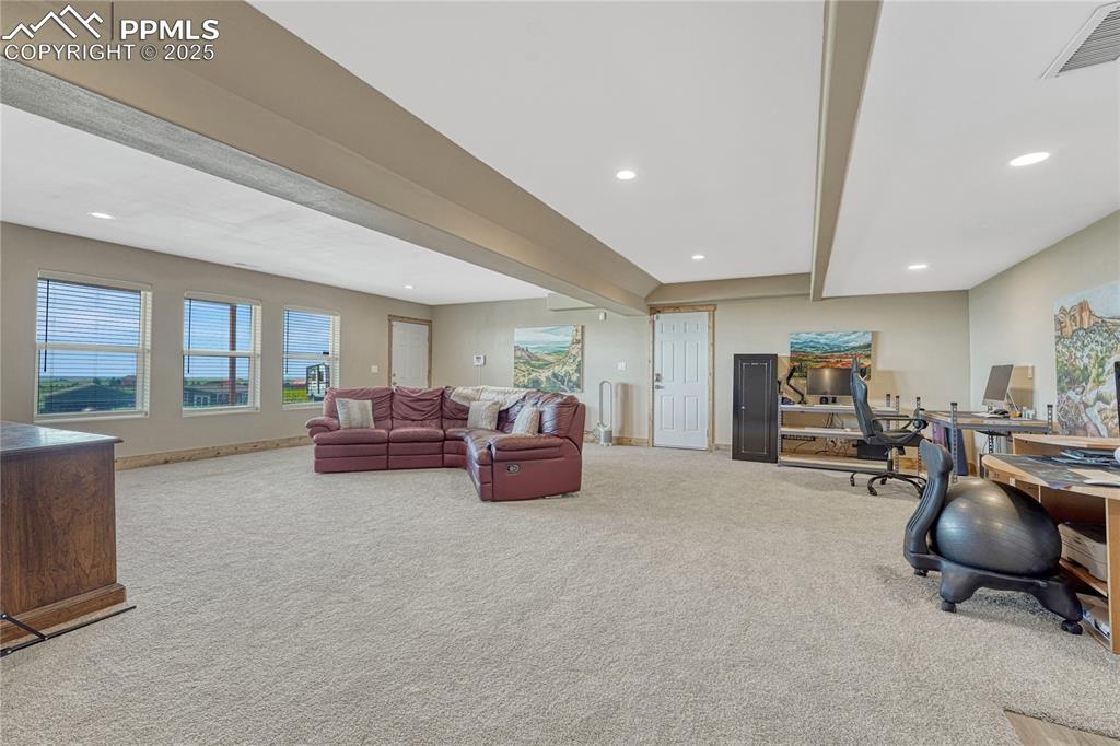Image 30 of 48: Family Room