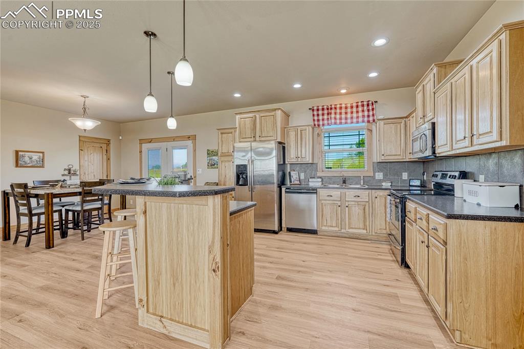 Image 9 of 48: Kitchen