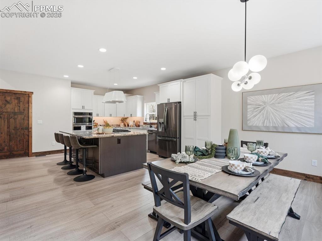 Image 12 of 50: Dining Area