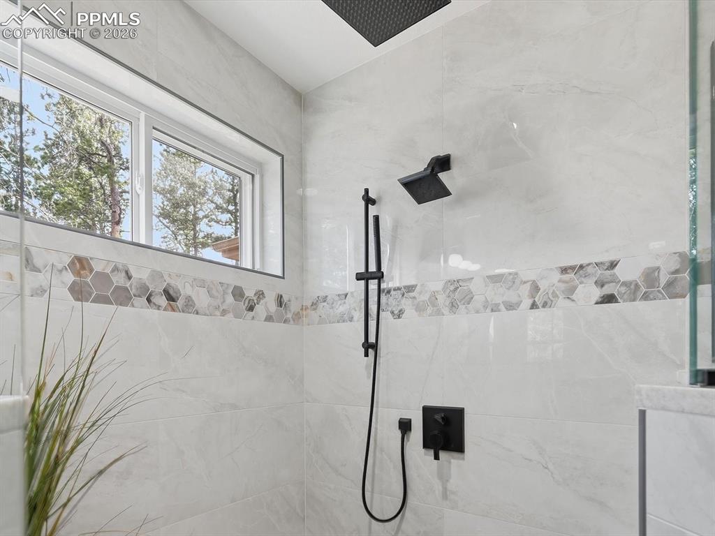 Image 21 of 50: Master Bathroom