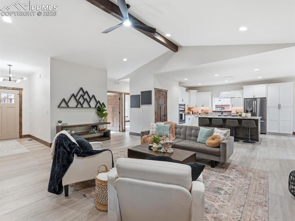 Image 6 of 50: Living Room