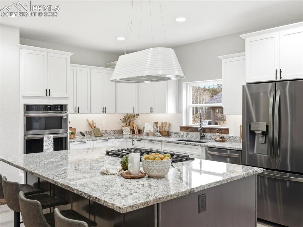 Image 8 of 50: Kitchen