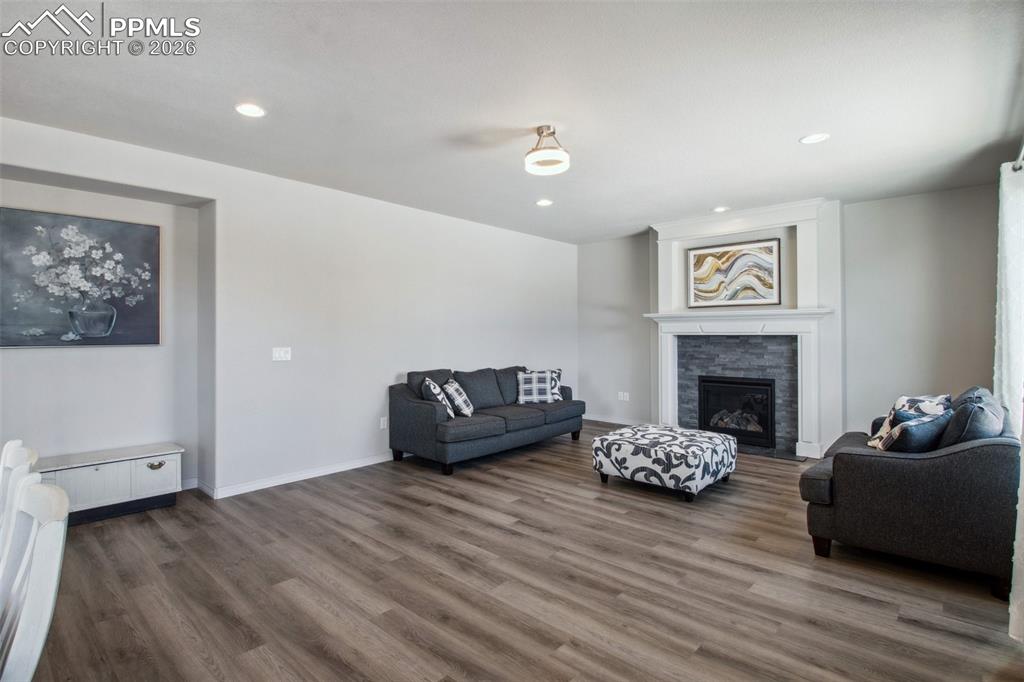 Image 14 of 50: Living Room