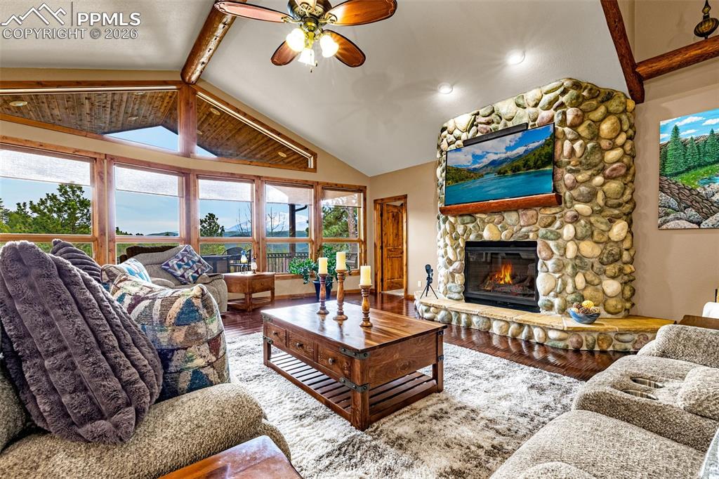 Image 4 of 45: Living Room