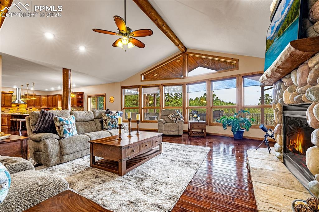 Image 5 of 45: Living Room