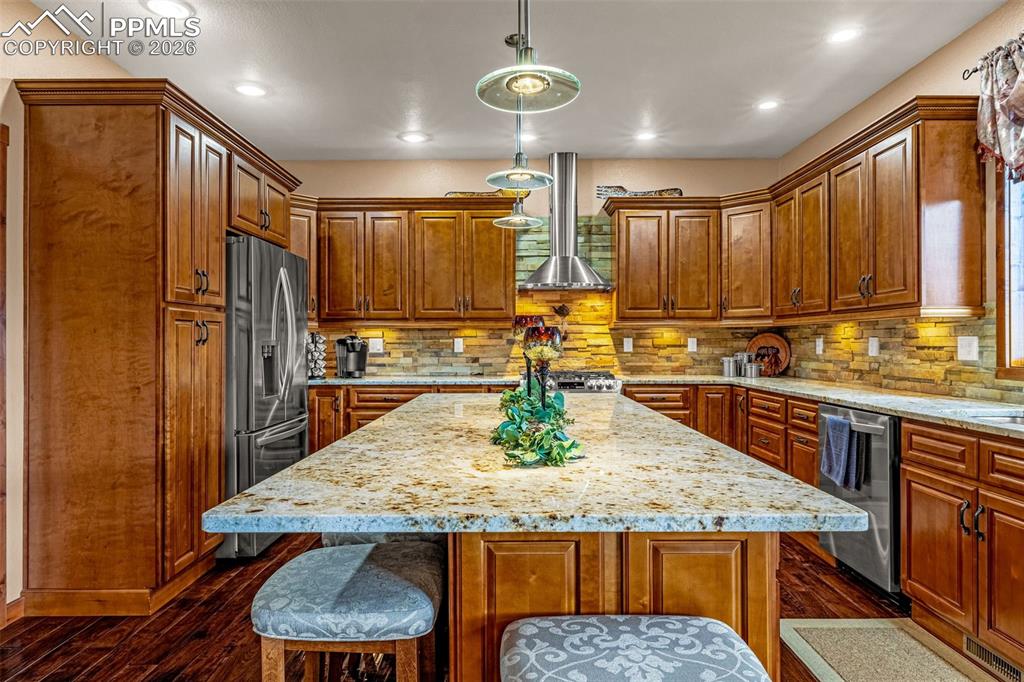 Image 7 of 45: Kitchen