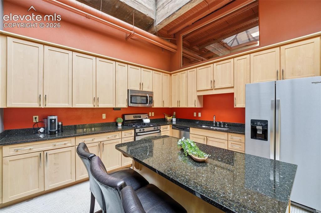 Image 2 of 27: Kitchen