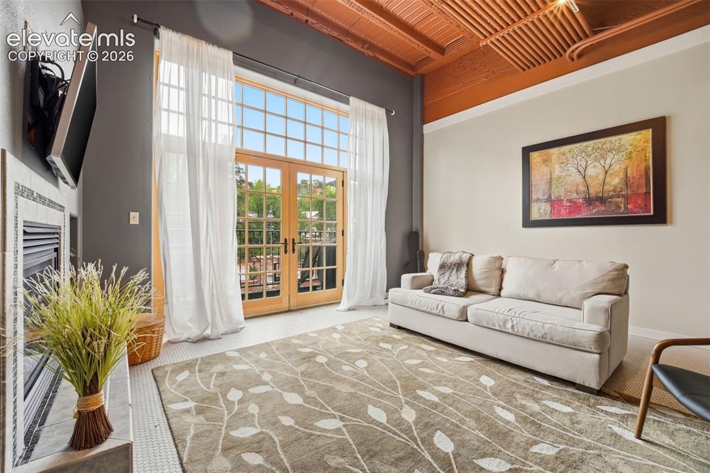 Image 8 of 27: Living Room
