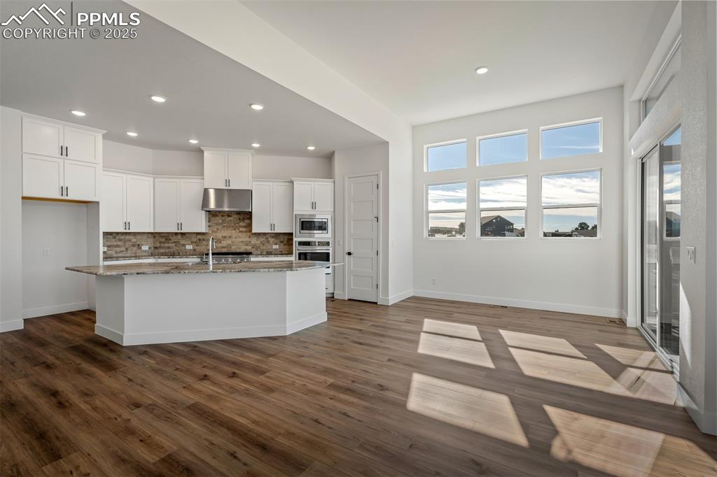 Image 11 of 38: Living Room