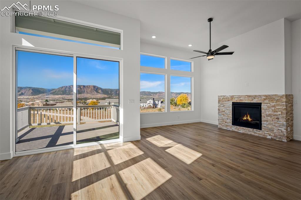 Image 4 of 38: Living Room