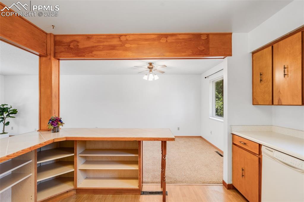 Image 12 of 35: Kitchen