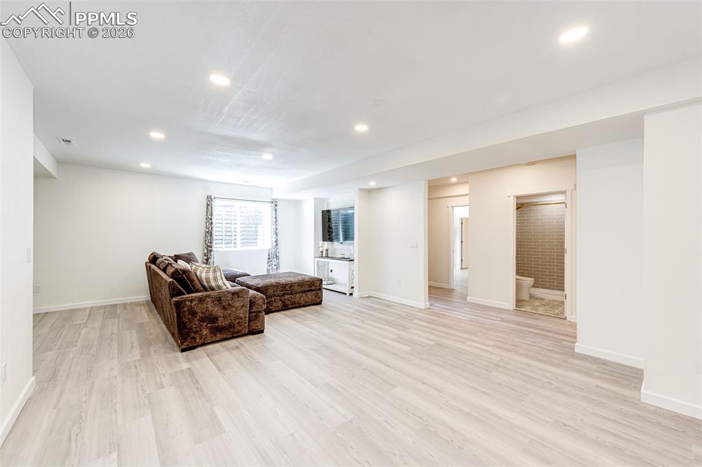 Image 26 of 47: Bedroom