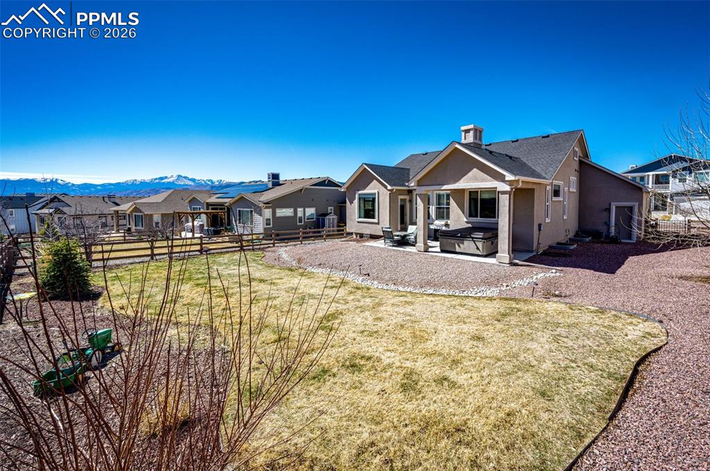 Image 39 of 47: Garage