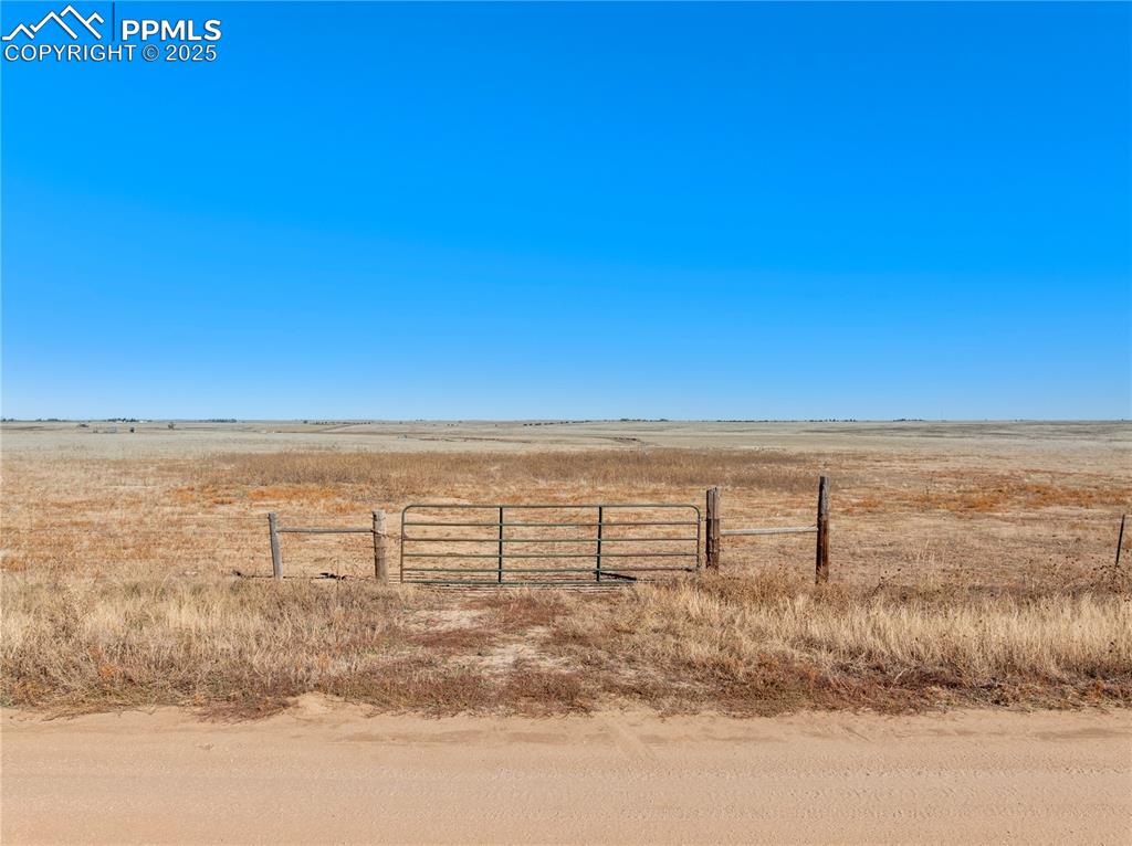 Image 25 of 28: Entry