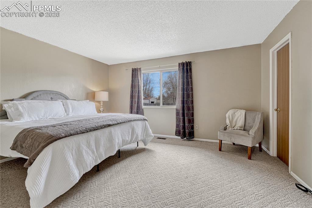 Image 17 of 49: Primary bedroom