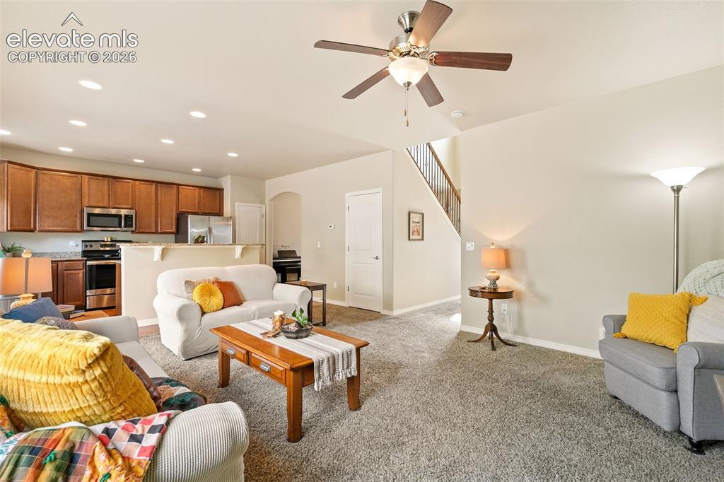 Image 5 of 27: Welcoming living room