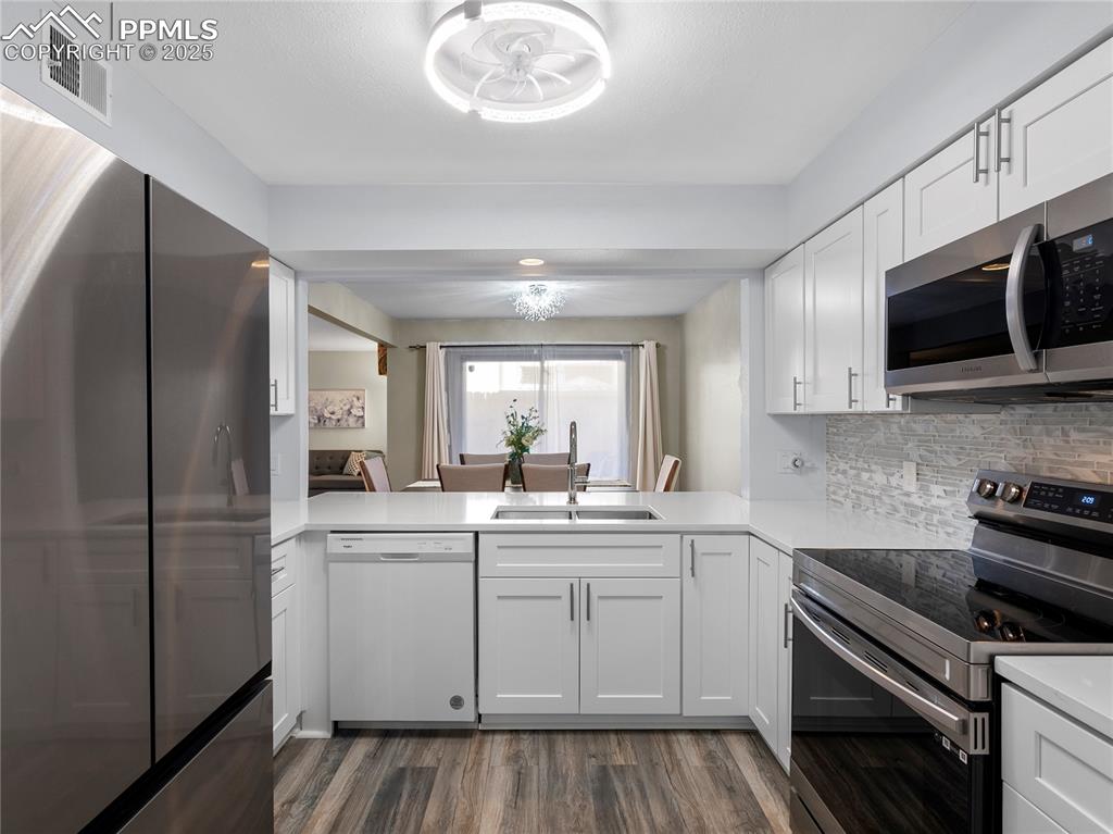 Image 2 of 49: Kitchen