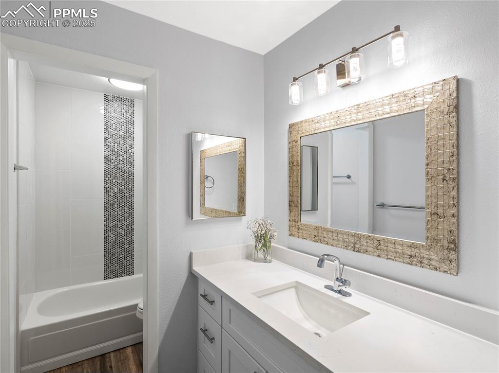 Image 24 of 49: Bathroom