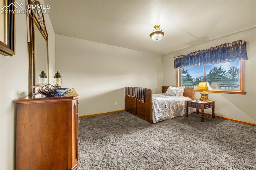 Image 19 of 36: Bedroom 3