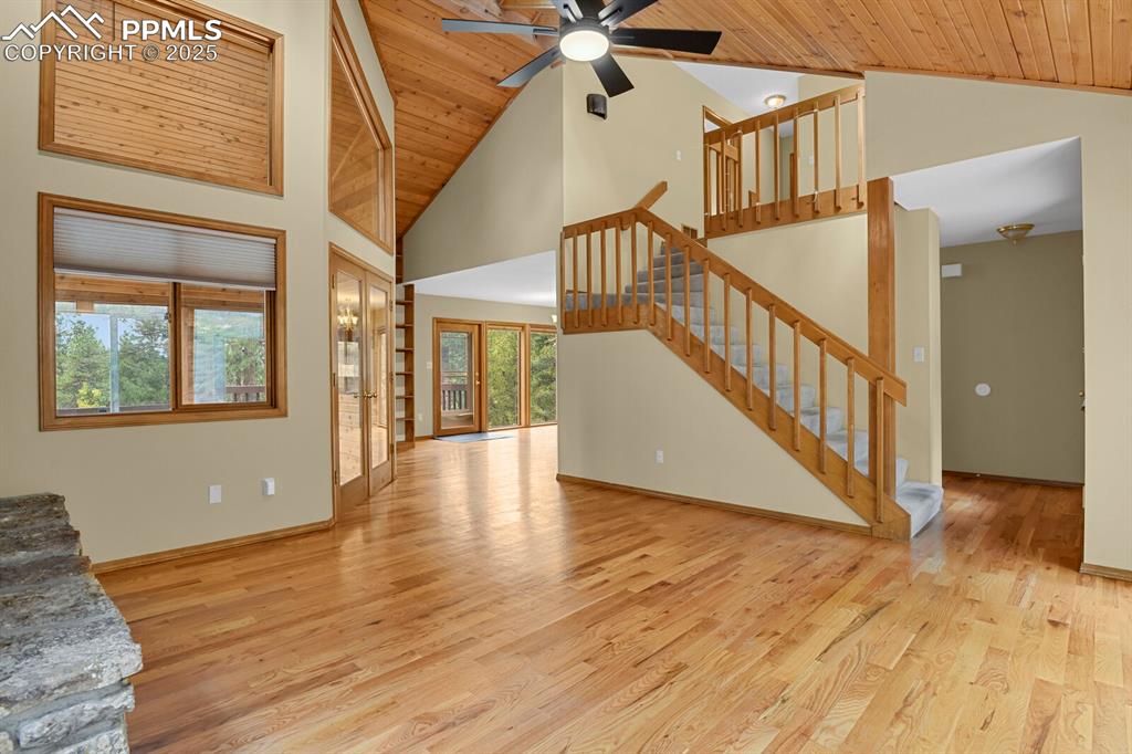 Image 11 of 48: Living Room