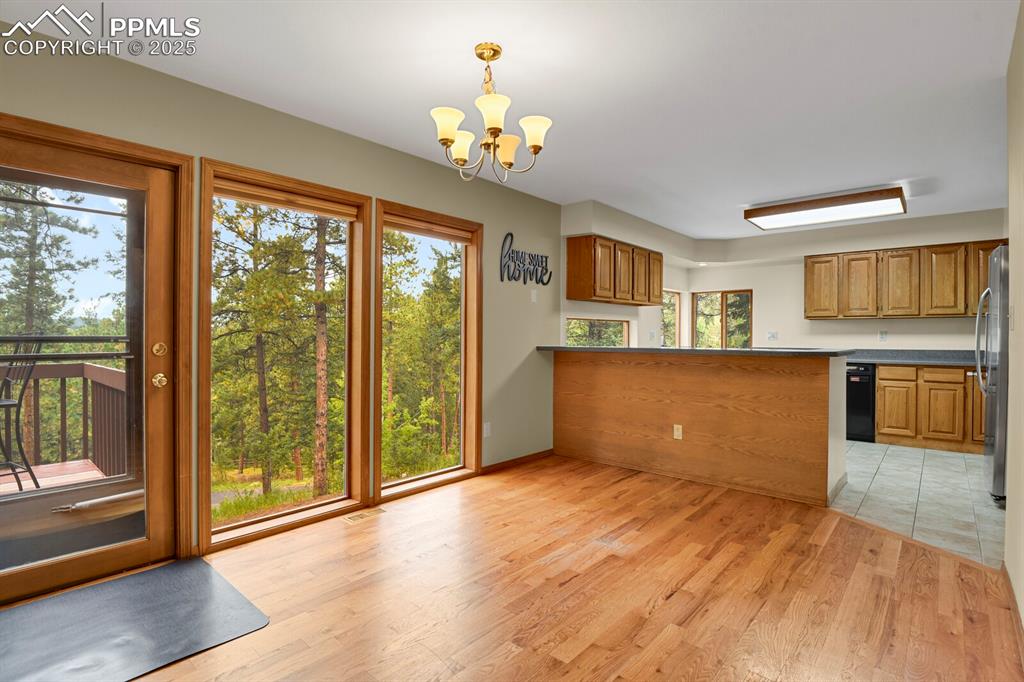 Image 15 of 48: Kitchen