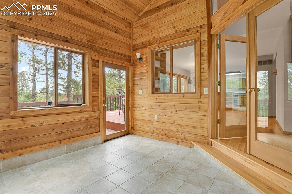 Image 8 of 48: Sun Room