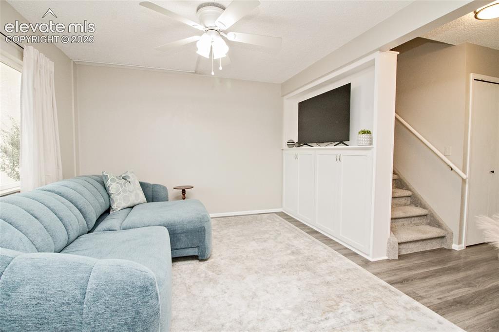 Image 6 of 35: Living Room