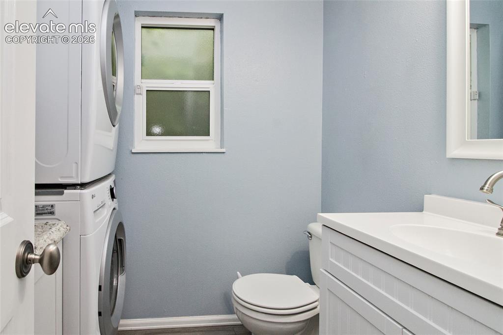 Image 8 of 35: Bathroom