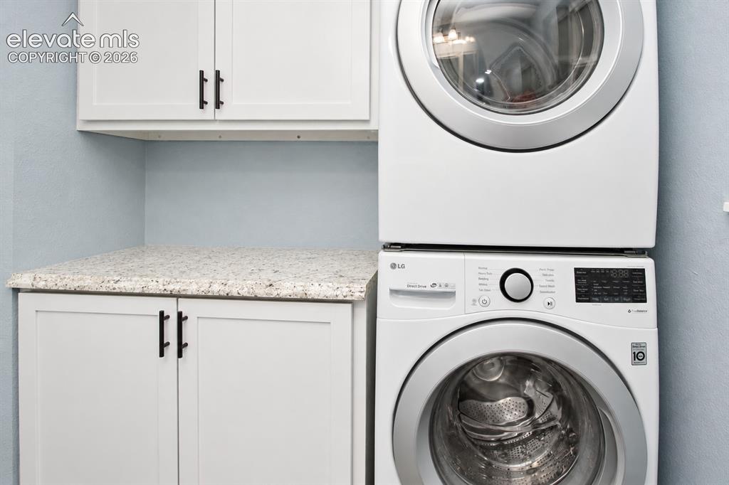Image 9 of 35: Laundry