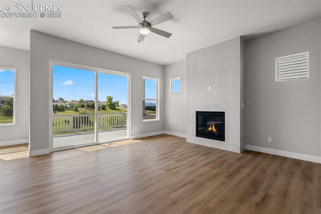 Image 11 of 36: Living Room