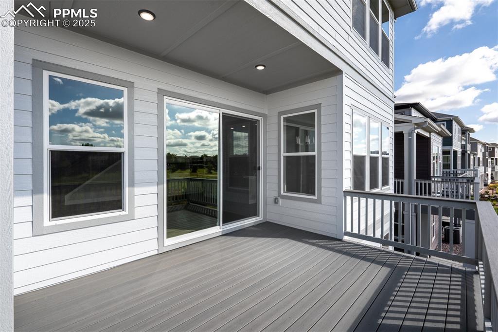 Image 14 of 36: Deck