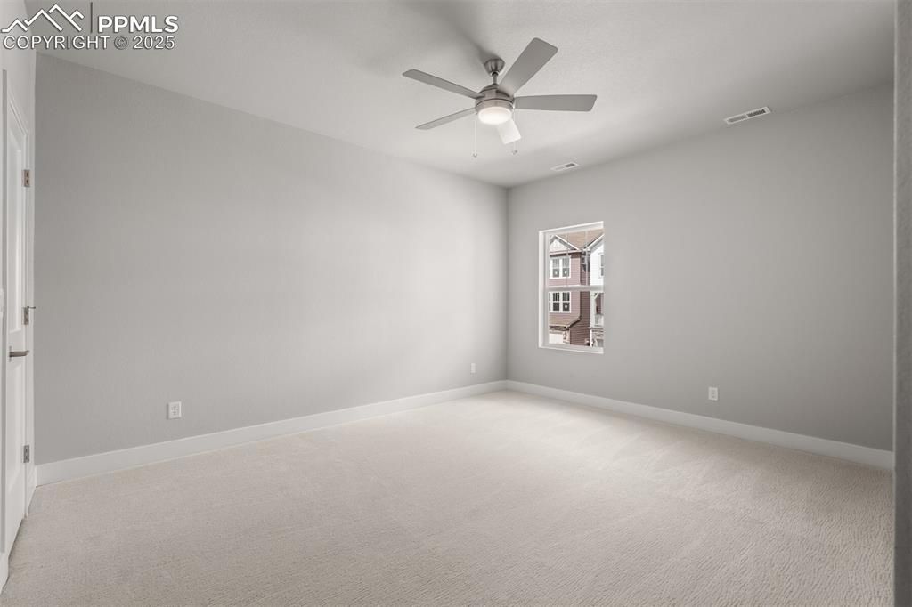 Image 27 of 36: Bedroom