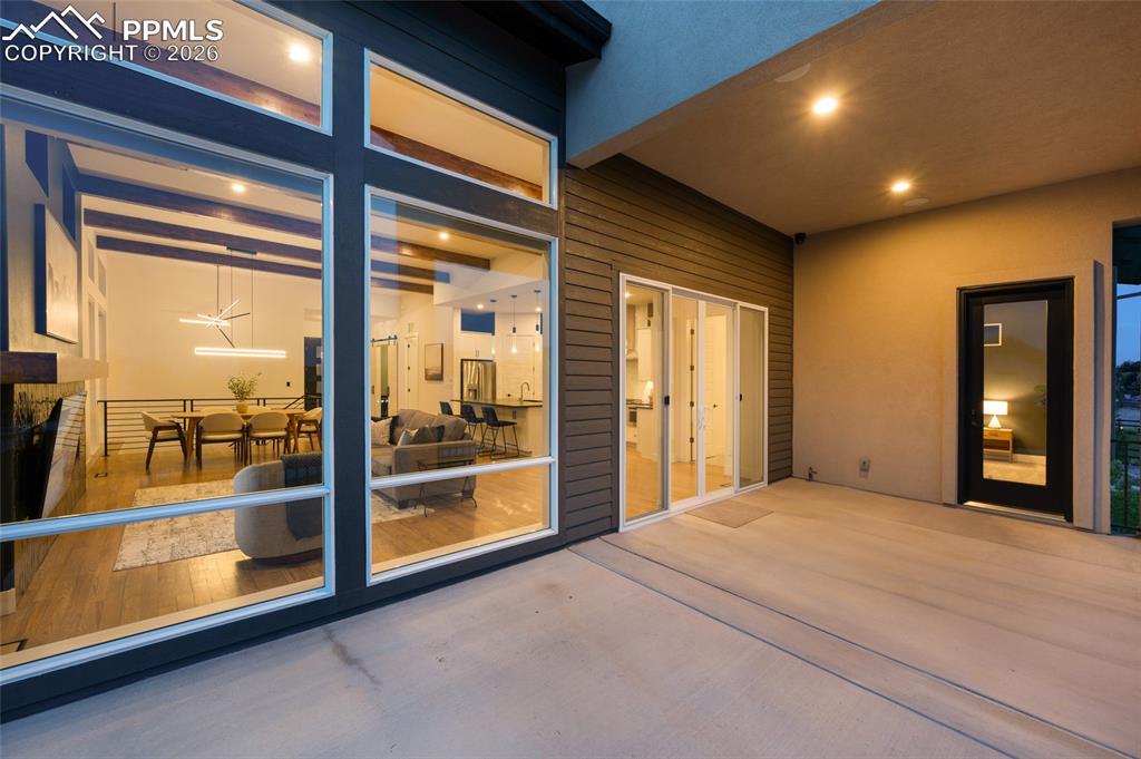 Image 11 of 50: Patio