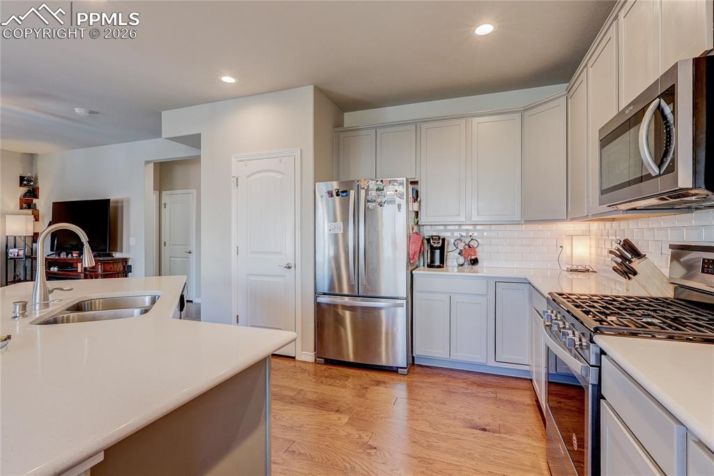 Image 12 of 31: Kitchen