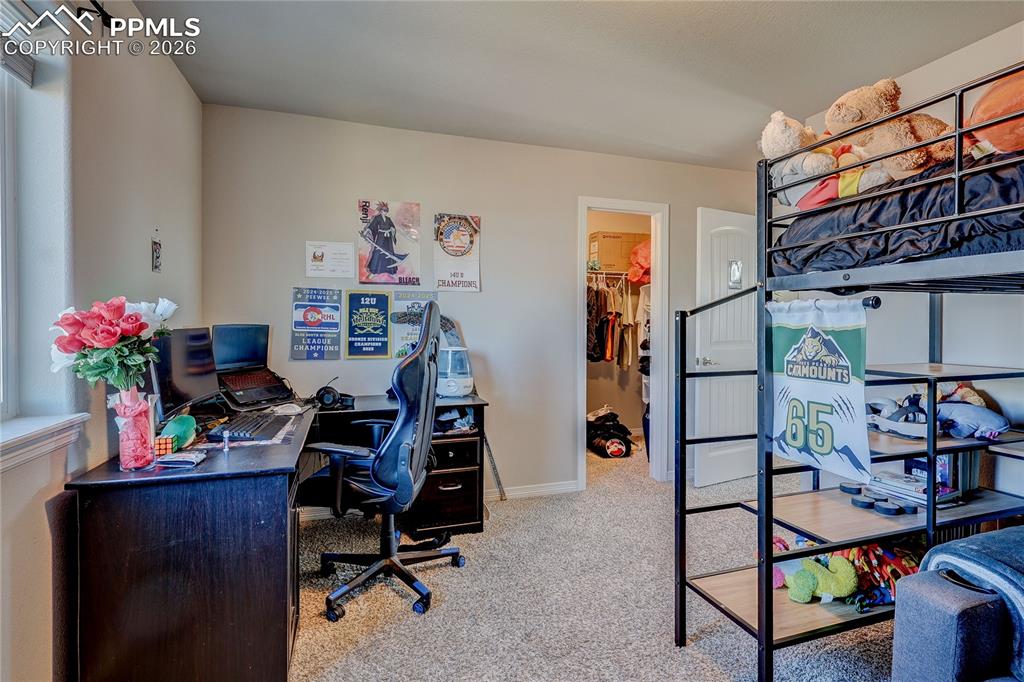 Image 20 of 31: Bedroom