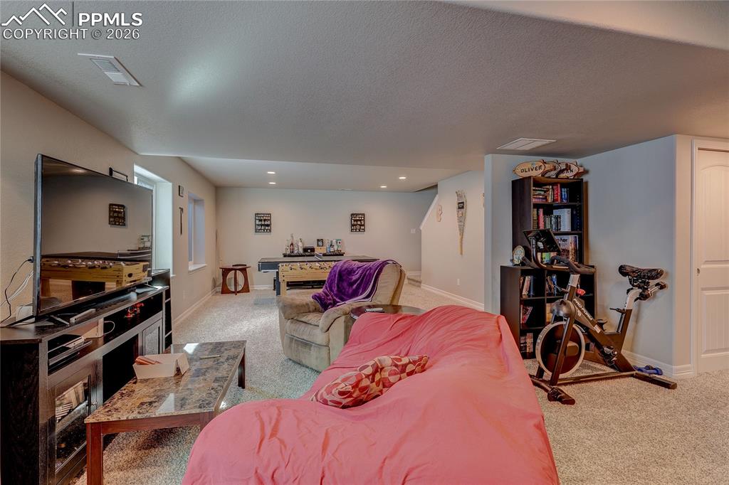 Image 23 of 31: Living Room