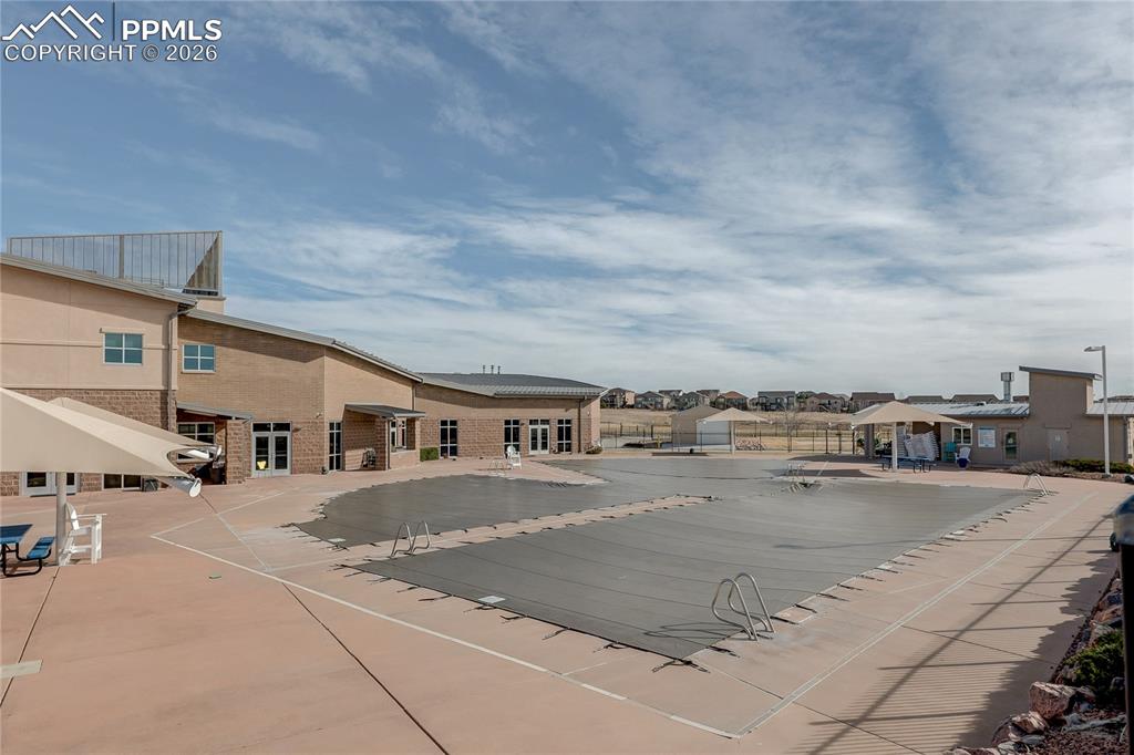 Image 37 of 42: Pool