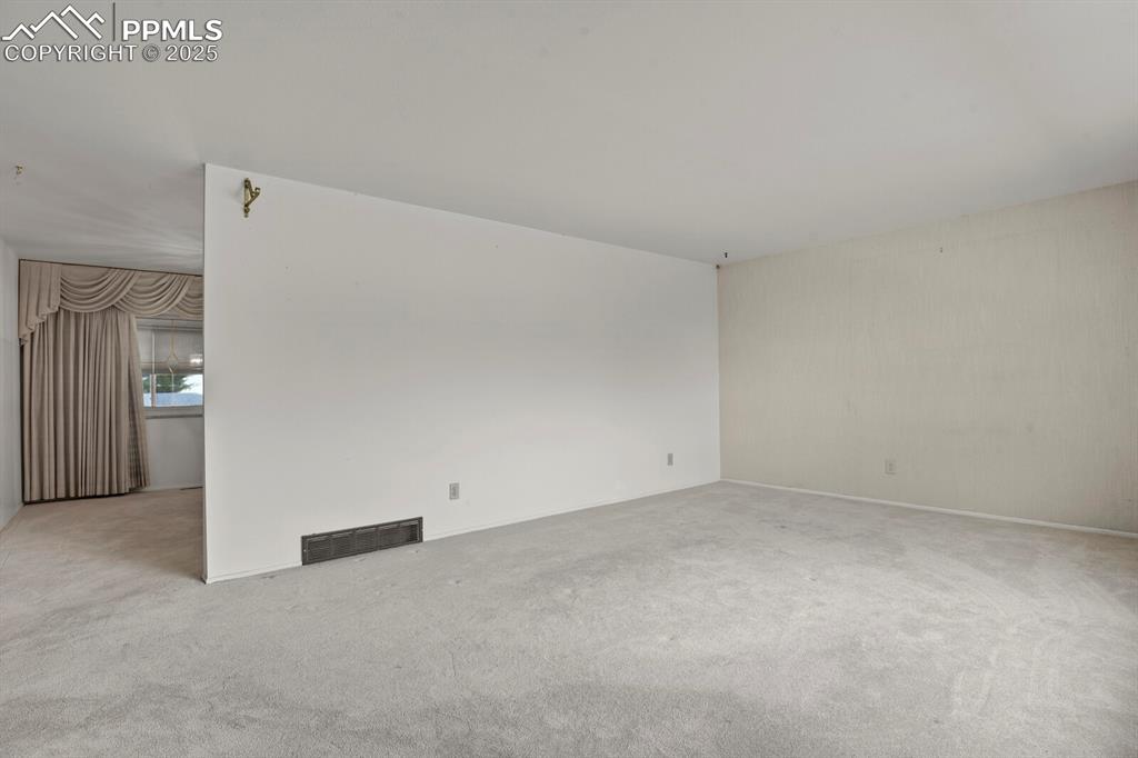 Image 7 of 40: Living Room